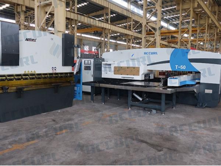 آلة التخريم CNC البرجية للصفائح المعدنية 50 Ton