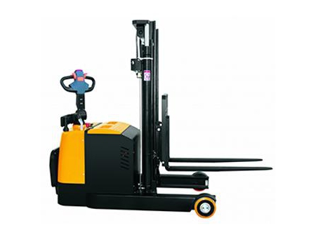 رافعة ريتش تراك كهربائية، QQA  Electric Reach Stacker